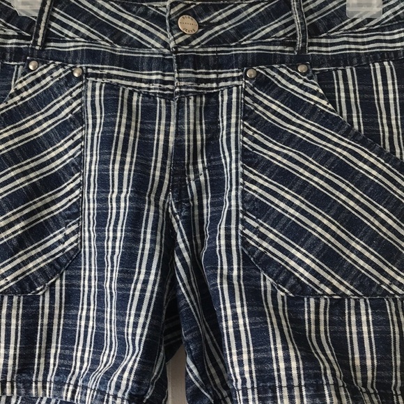 BCBGMAXAZRIA blue and white shorts - Picture 3 of 11